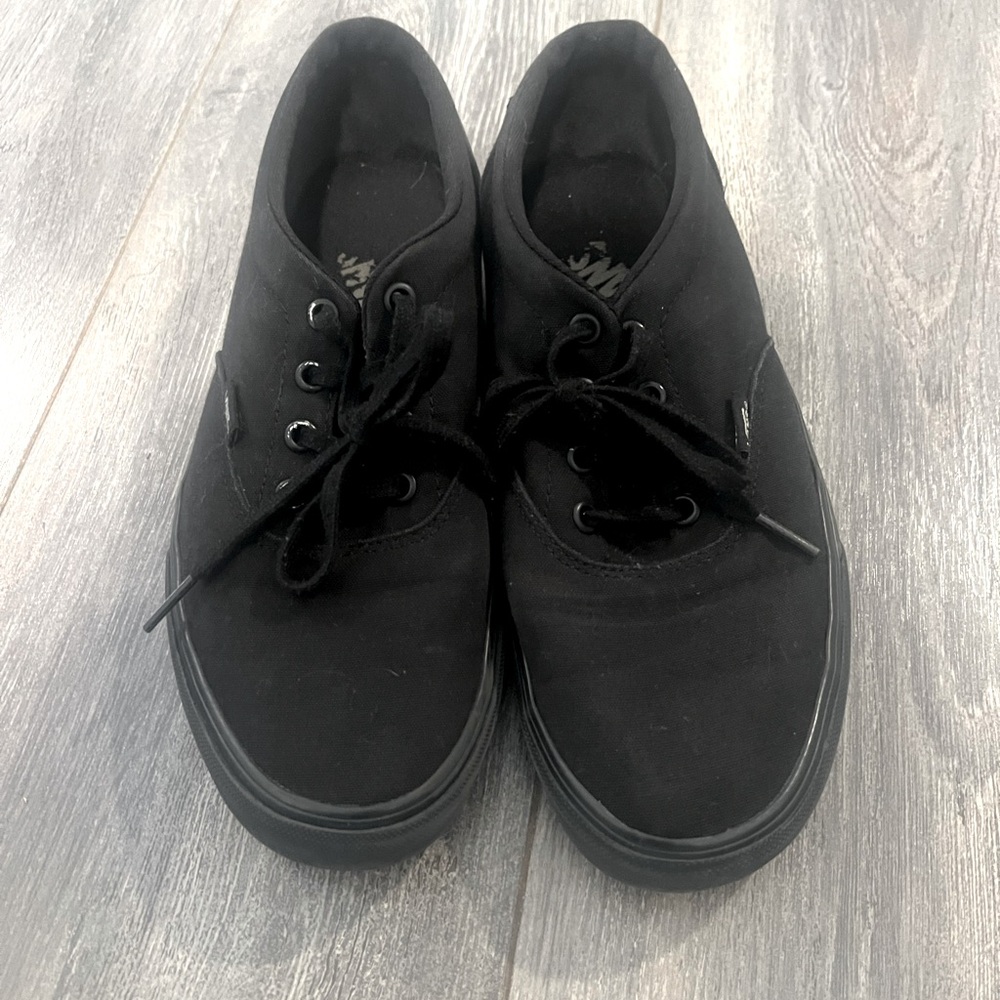 Vans women’s black sneakers